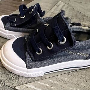 Stylish baby  Denim Sneakers by Garanimals size 4